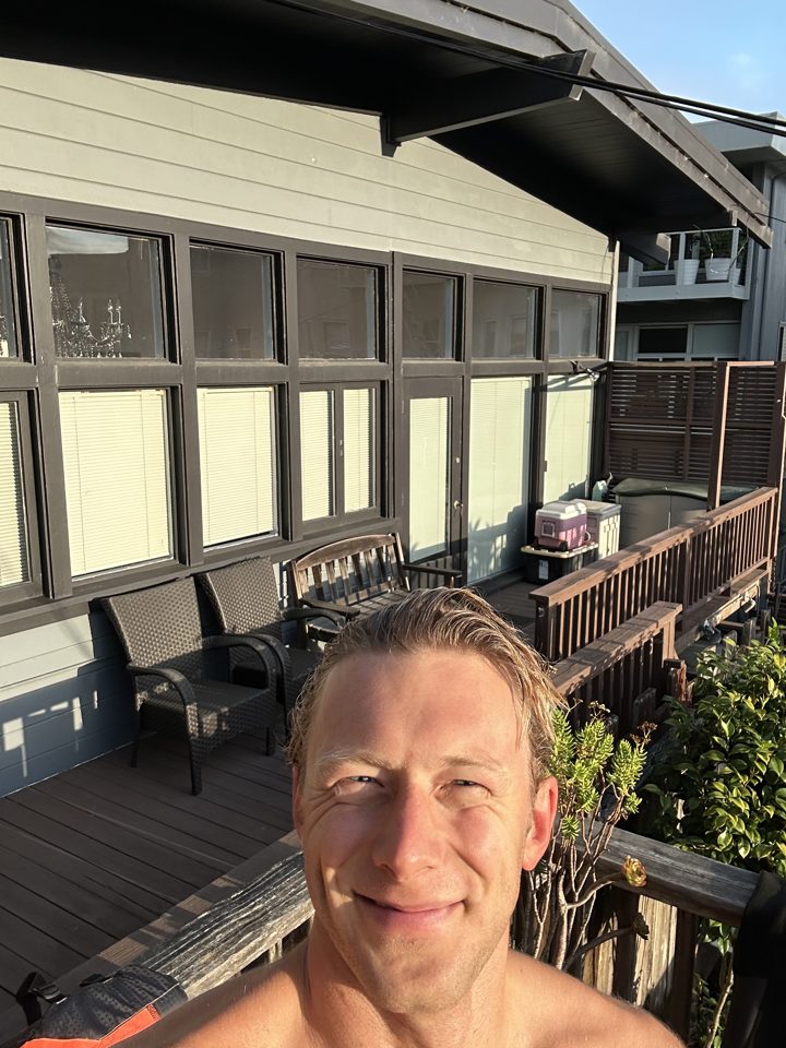 A sunny porch selfie sent with myLine